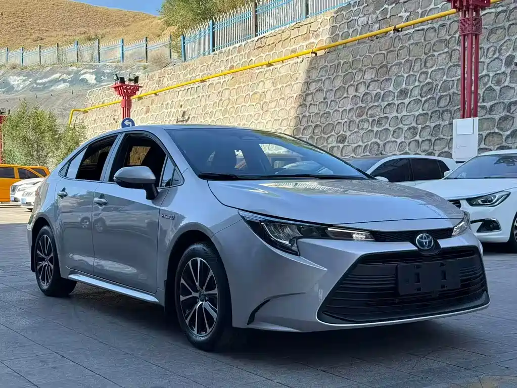 Levin Smart e-Hybrid Dual Engine 1.8 L Leading
