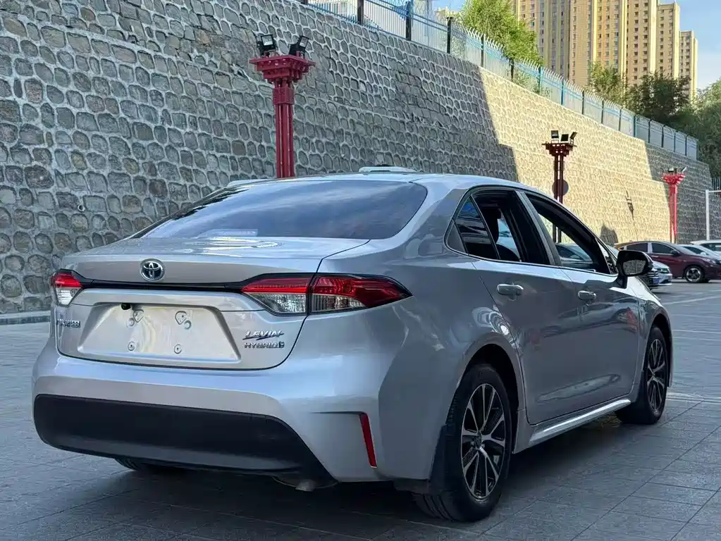 Levin Smart e-Hybrid Dual Engine 1.8 L Leading