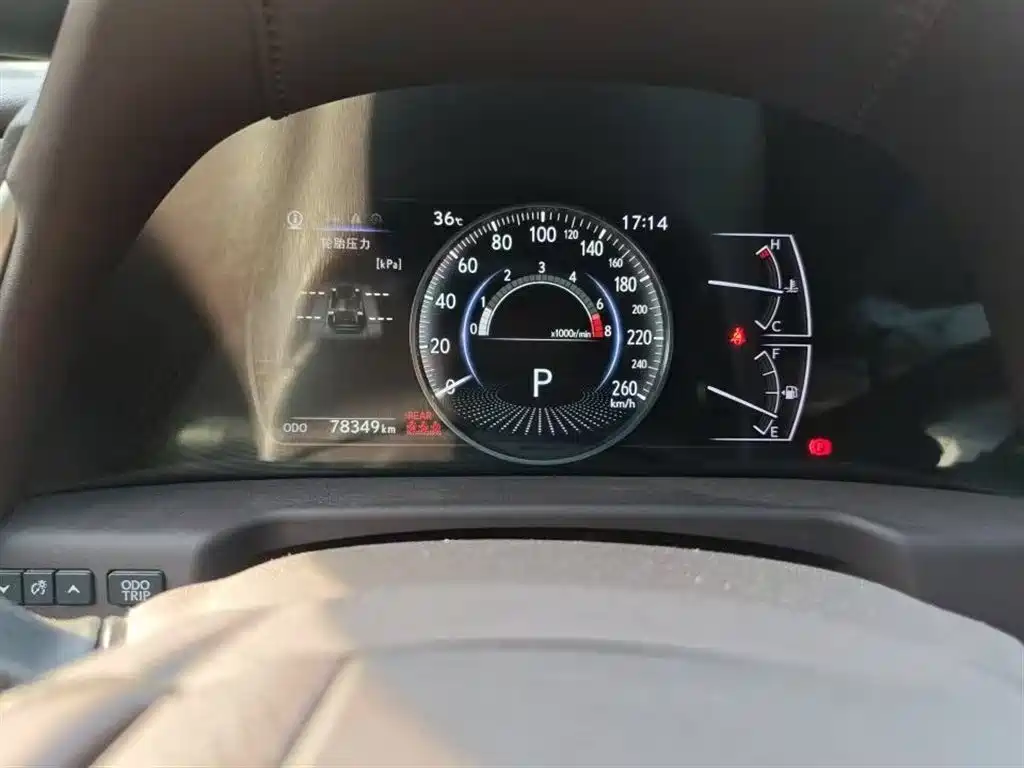 Lexus ES 200 Outstanding