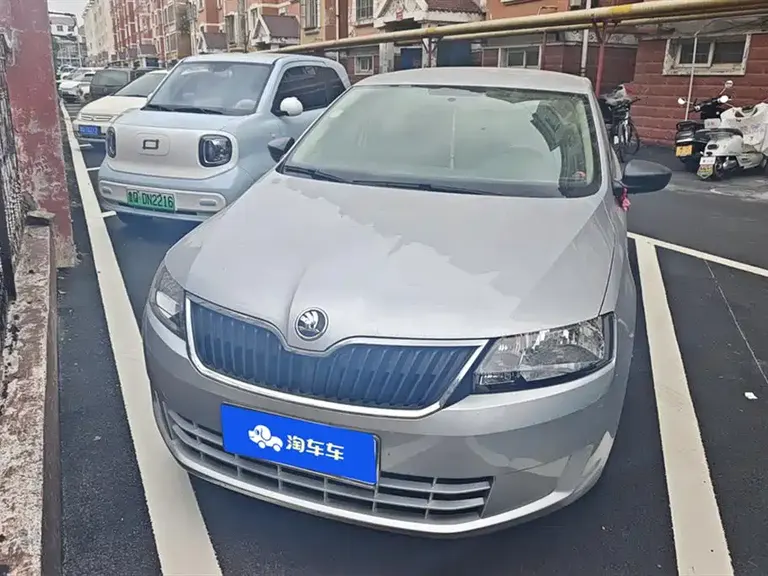 Skoda Rapid 1.4 L Manual Joy Select