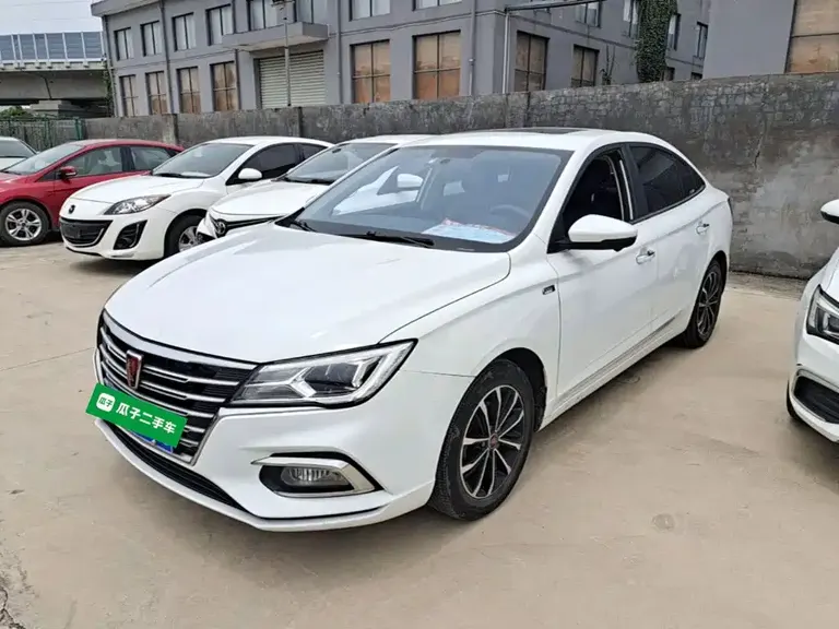 Roewe i5 1.5 L Auto 4 G Connected Leading Luxury Flagship