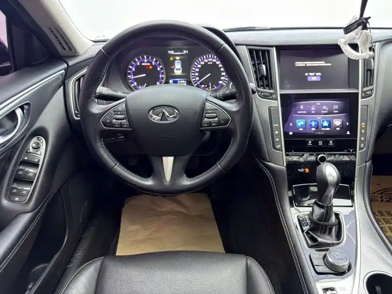 Infiniti Q50 L 2.0 T Joy