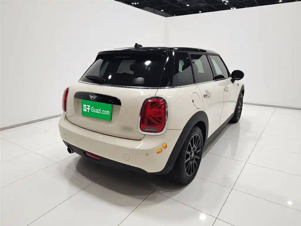 MINI 1.5 T COOPER Classic 5-door
