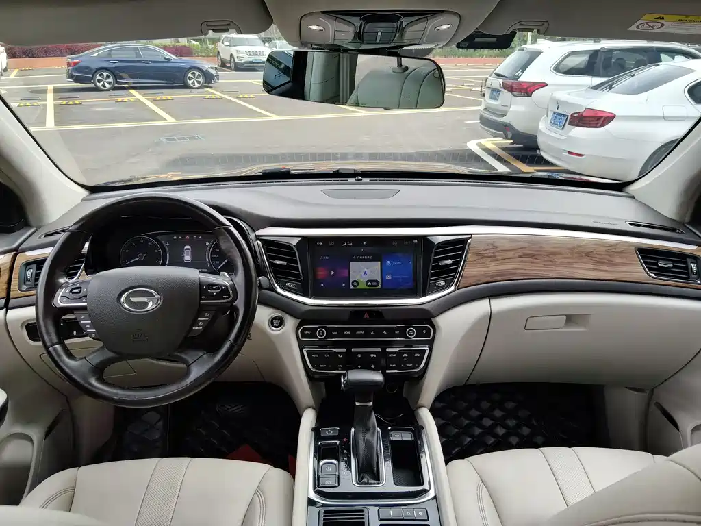 GAC Trumpchi GS8 320 T 2 WD Luxury Connected (7-seat)
