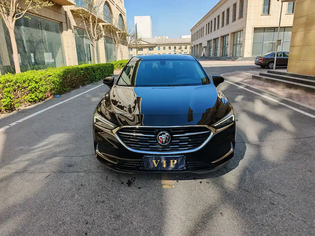 LaCrosse 652 T Luxury