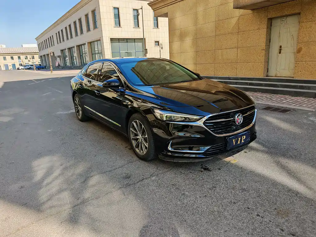 LaCrosse 652 T Luxury