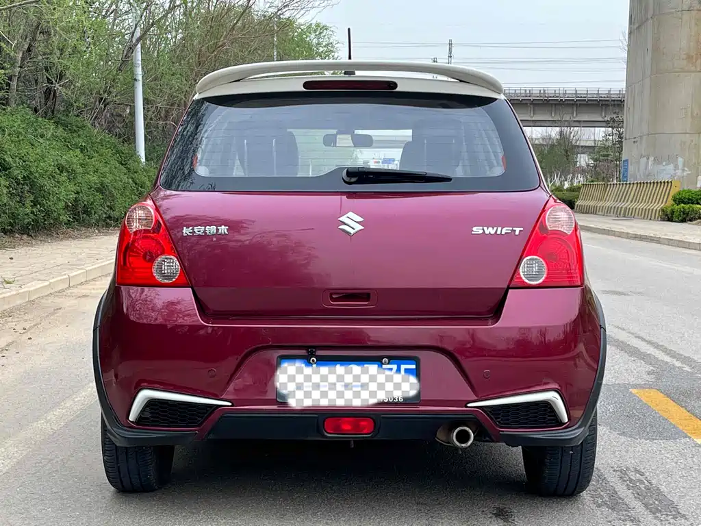 Swift 1.5 L Auto Fashion