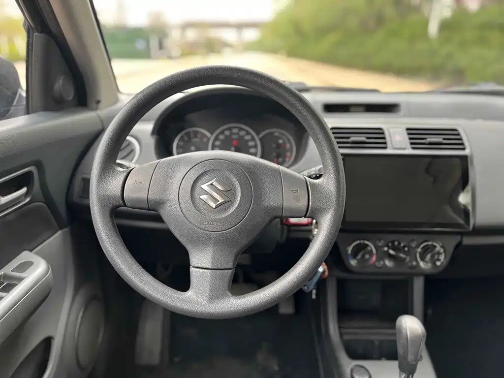Swift 1.5 L Auto Fashion