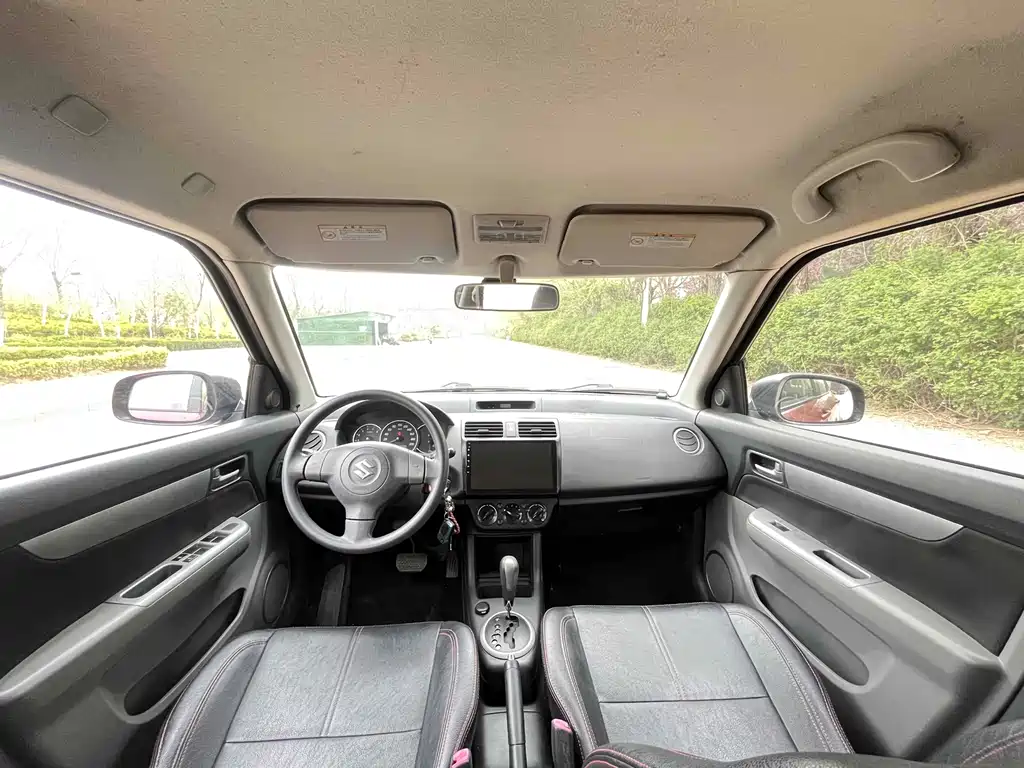 Swift 1.5 L Auto Fashion