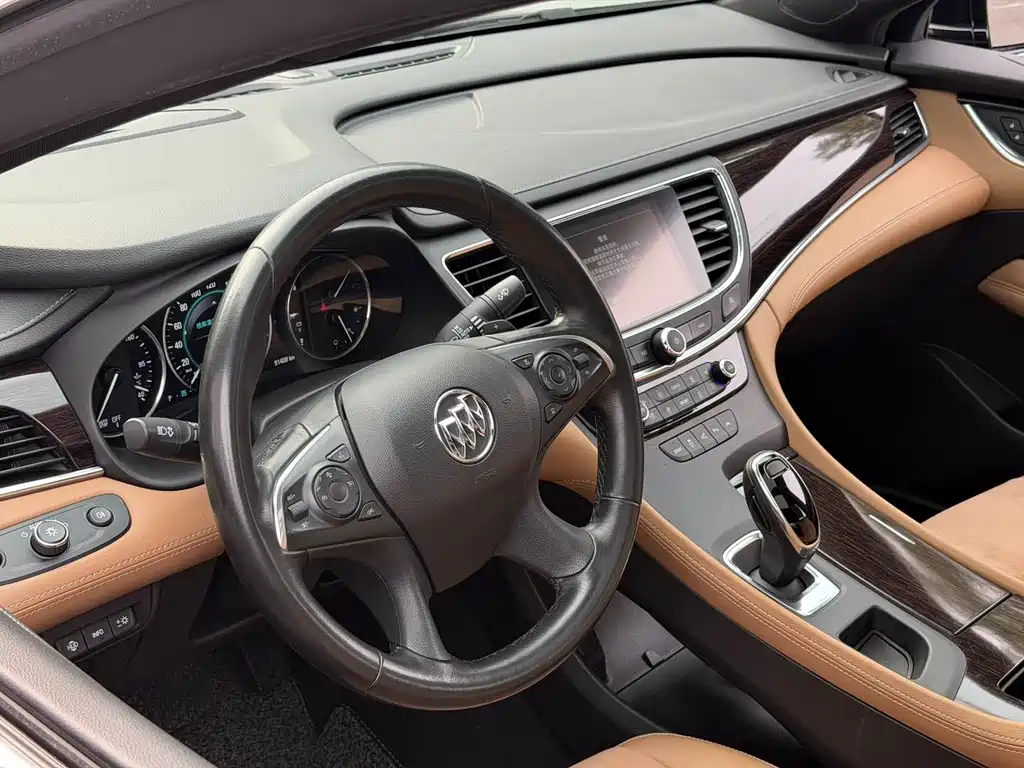 LaCrosse 20 T Luxury