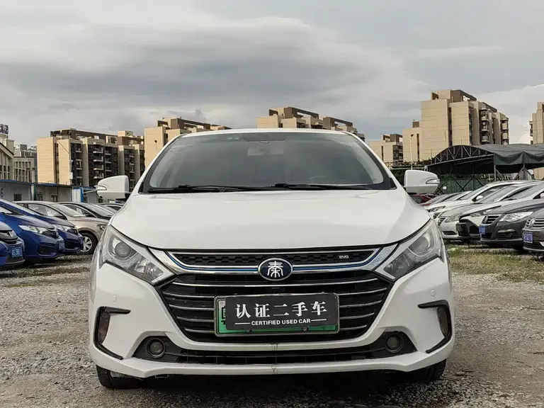 BYD Qin NEV 1.5 T Distinguished