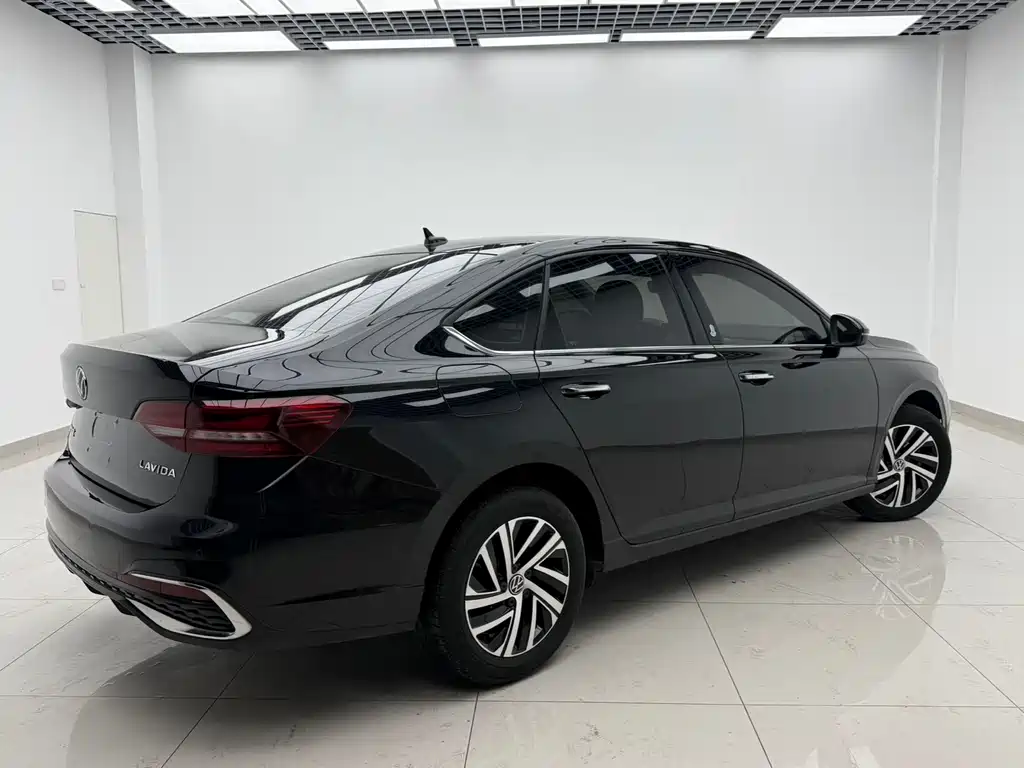 Lavida Facelift 1.5 L Auto Starry Sky 5 Million