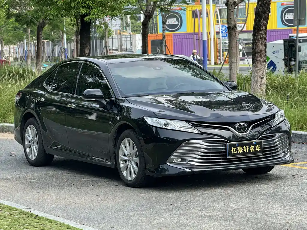 Camry 2.0 G Luxury CN-V