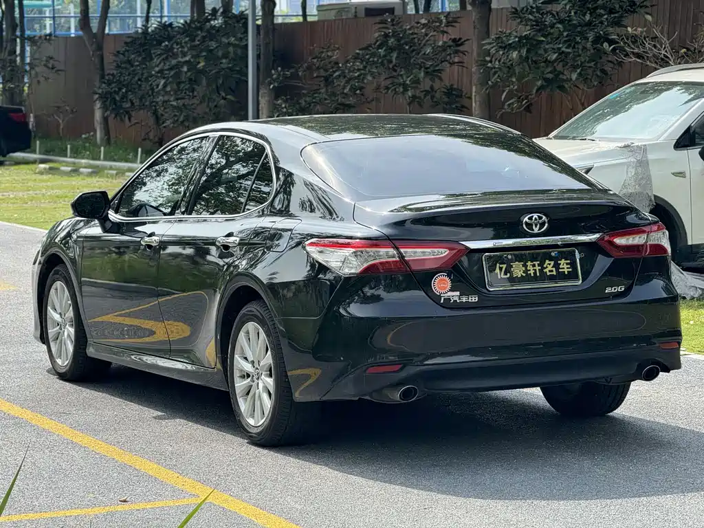 Camry 2.0 G Luxury CN-V