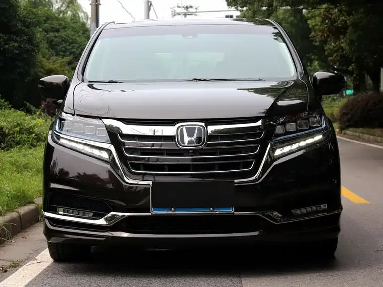 Honda Elysion 2.0 L Hybrid Supreme