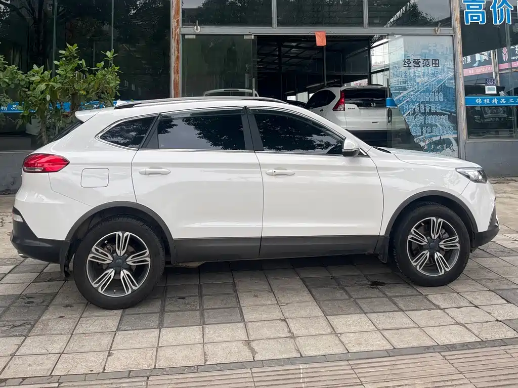 Leopaard CS10 1.5 T Manual Distinguished