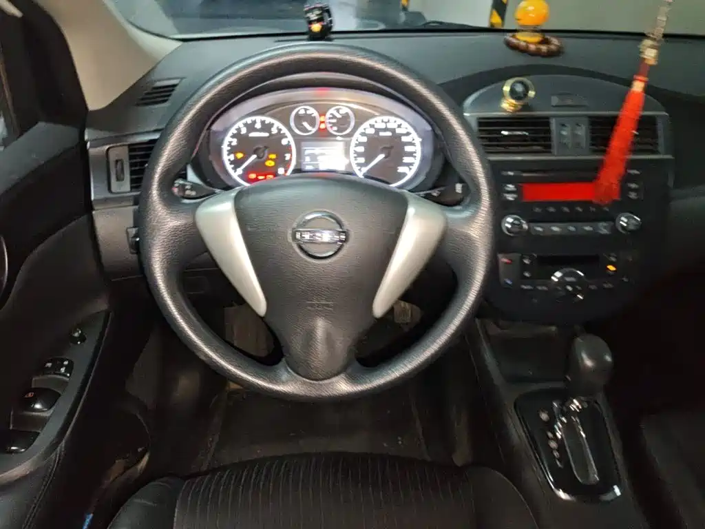 Tiida 1.6 L CVT Intelligent