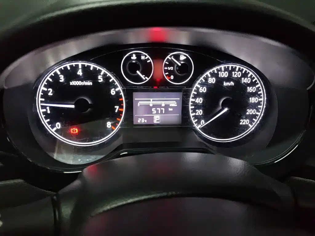 Tiida 1.6 L CVT Intelligent