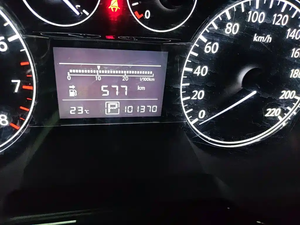 Tiida 1.6 L CVT Intelligent