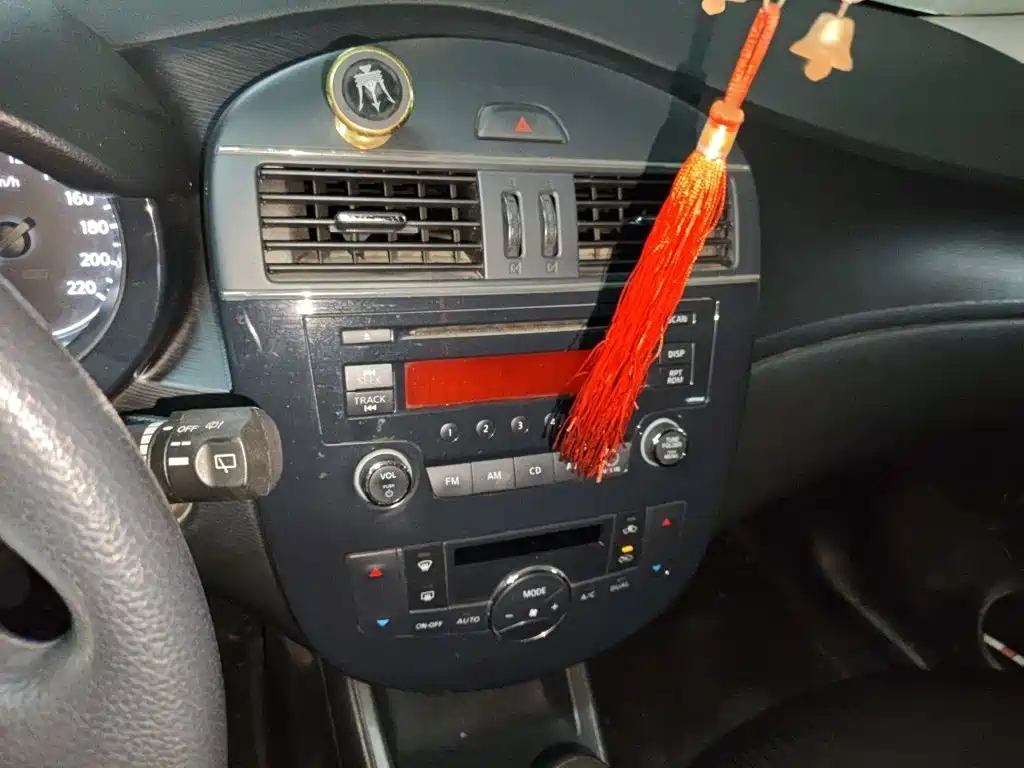 Tiida 1.6 L CVT Intelligent