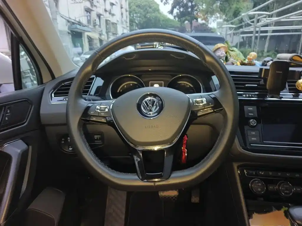 Tiguan L Facelift 330 TSI Auto 2 WD Luxury