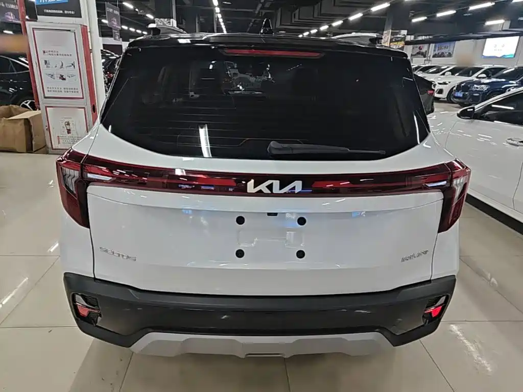 Seltos 1.5 L CVT Luxury