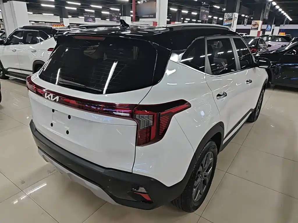 Seltos 1.5 L CVT Luxury