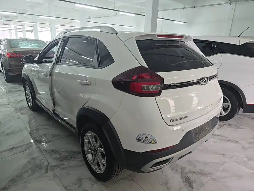 Tiggo 3 x PLUS 1.5 L CVT Exciting Jujube