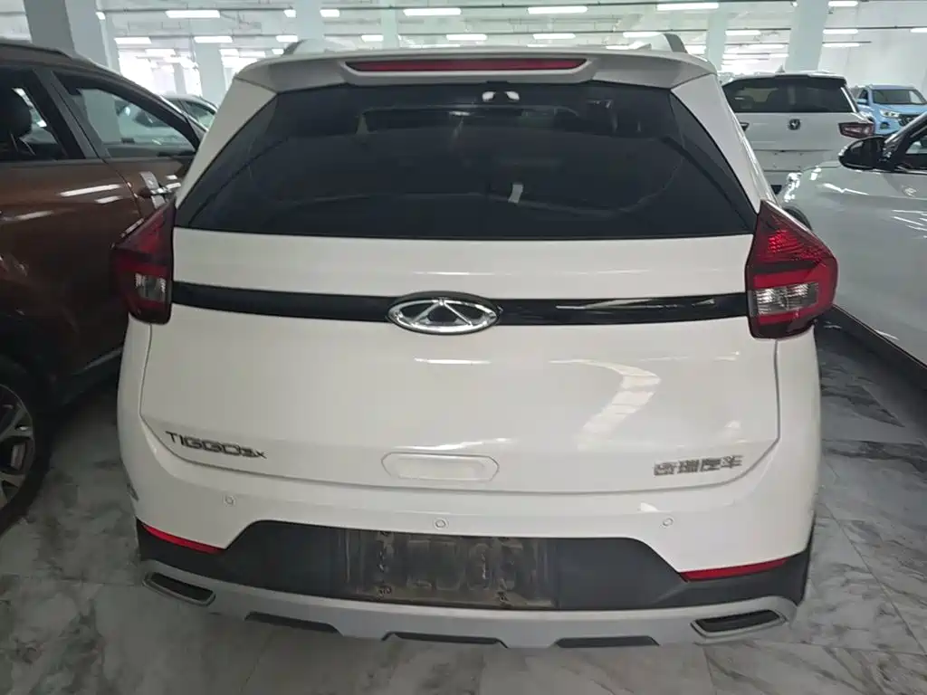 Tiggo 3 x PLUS 1.5 L CVT Exciting Jujube