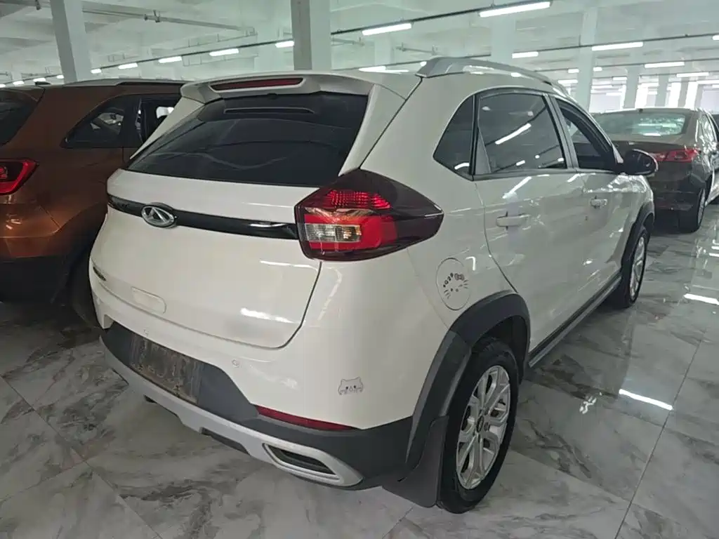 Tiggo 3 x PLUS 1.5 L CVT Exciting Jujube