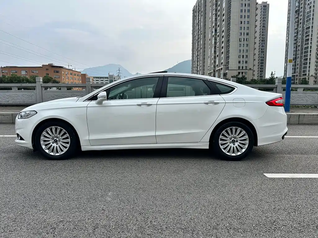 Mondeo 2.0 L GTDi200 Fashion