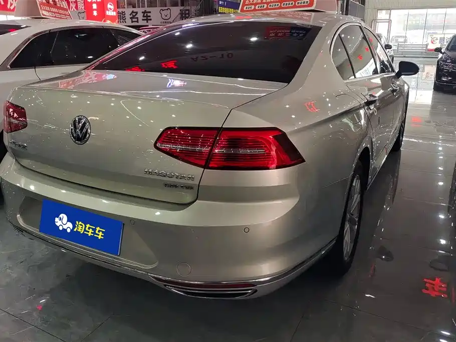 Magotan 330 TSI DSG Luxury