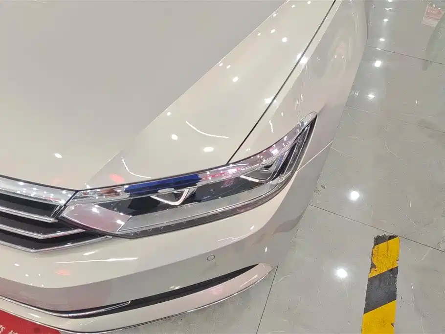 Magotan 330 TSI DSG Luxury
