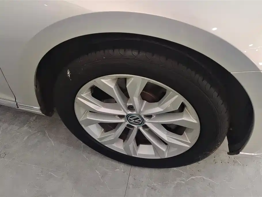 Magotan 330 TSI DSG Luxury