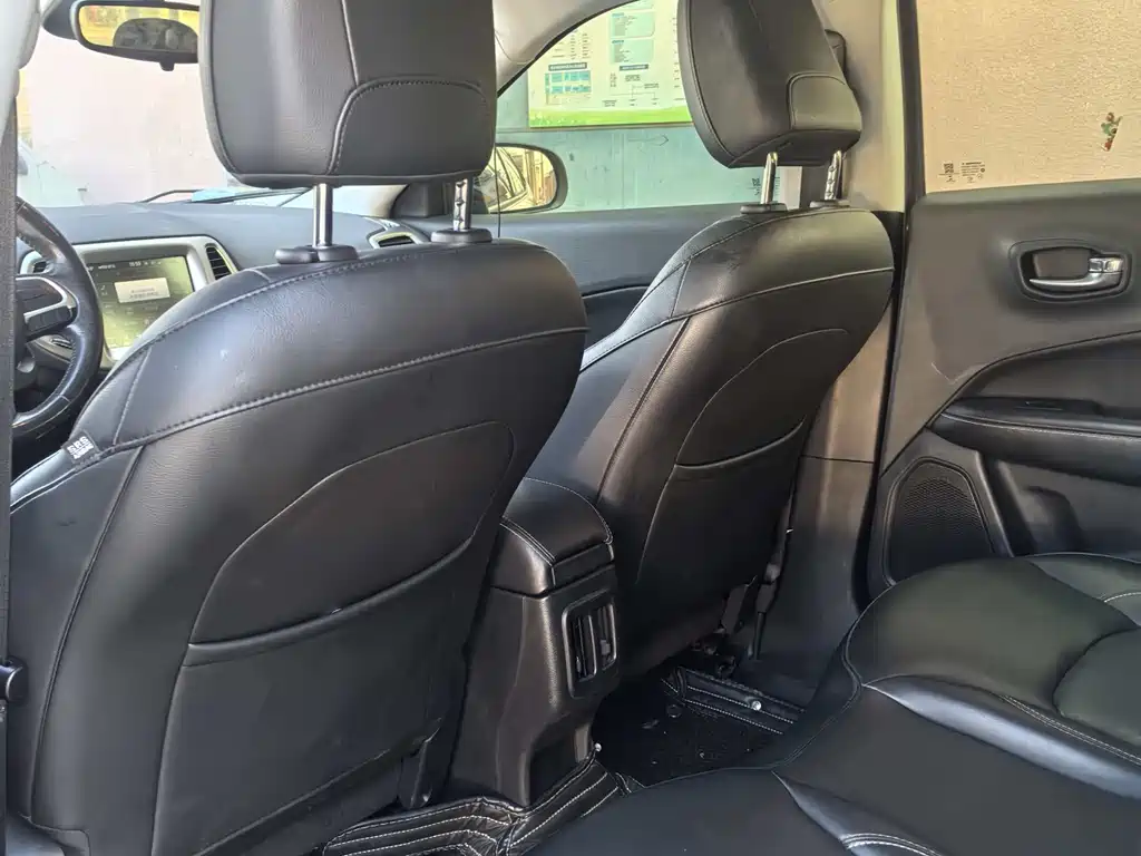 Compass 200 T Auto Home Enjoyment