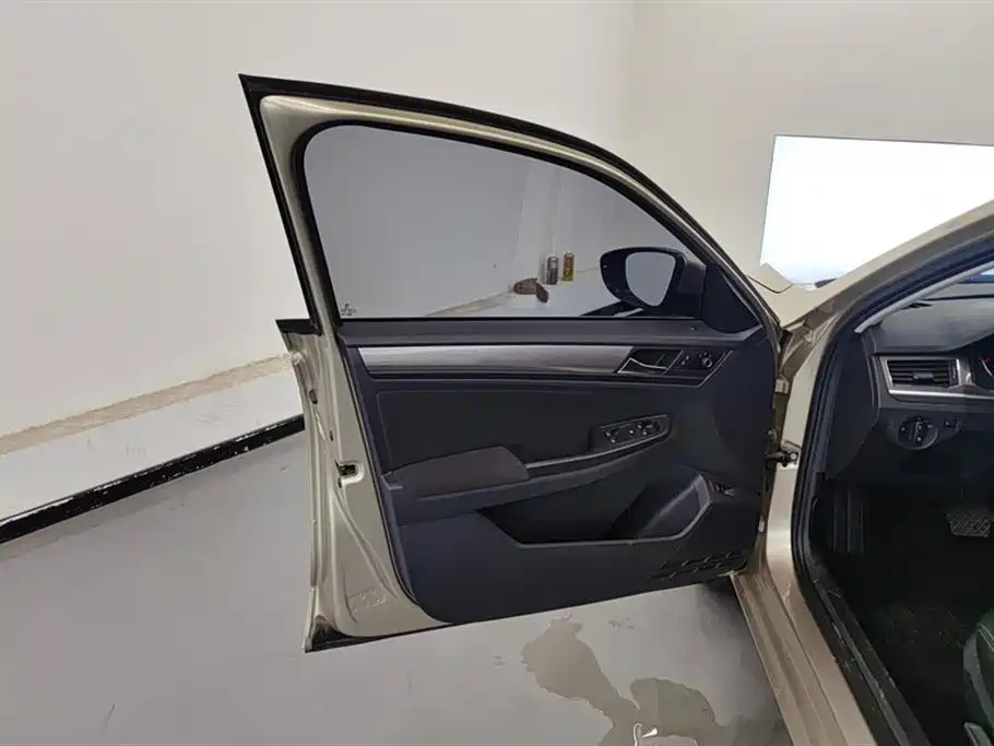 Bora 1.5 L Auto Fashion