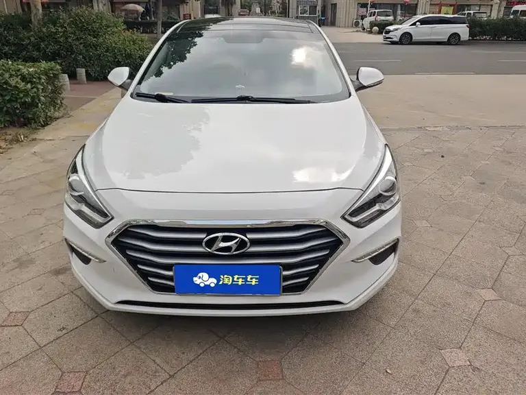 Hyundai Mistra 1.8 L Auto Intelligent GLS CN-V