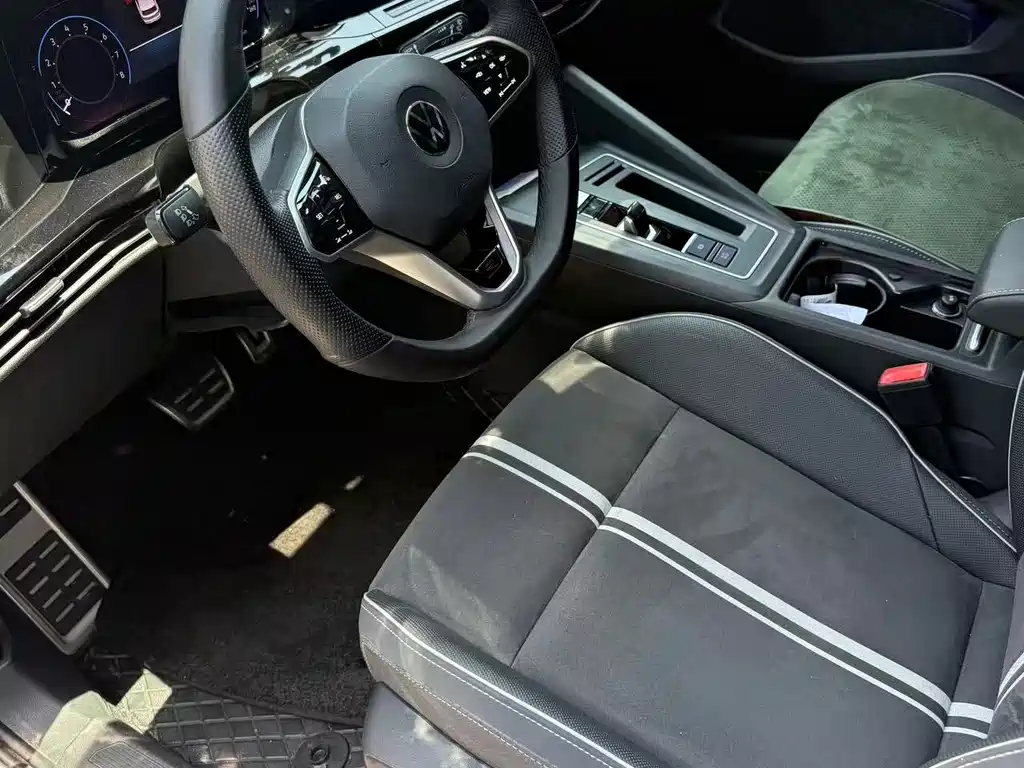 Golf 280 TSI DSG R-Line
