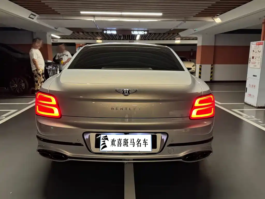 Flying Spur 飞驰 2023款 4.0 T V8 S