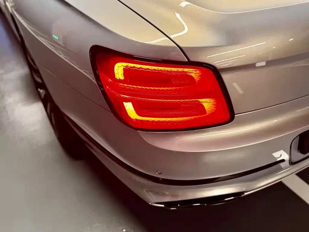 Flying Spur 飞驰 2023款 4.0 T V8 S