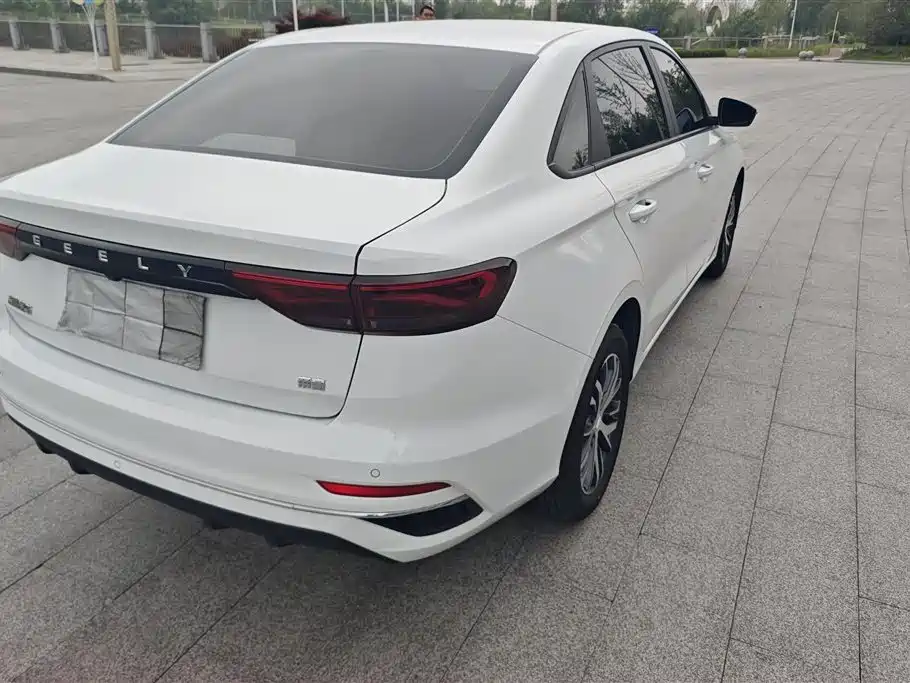 Emgrand 4 th Gen 1.5 L CVT Dragon