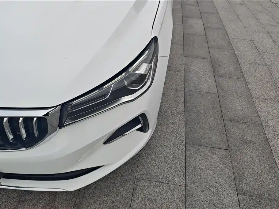 Emgrand 4 th Gen 1.5 L CVT Dragon