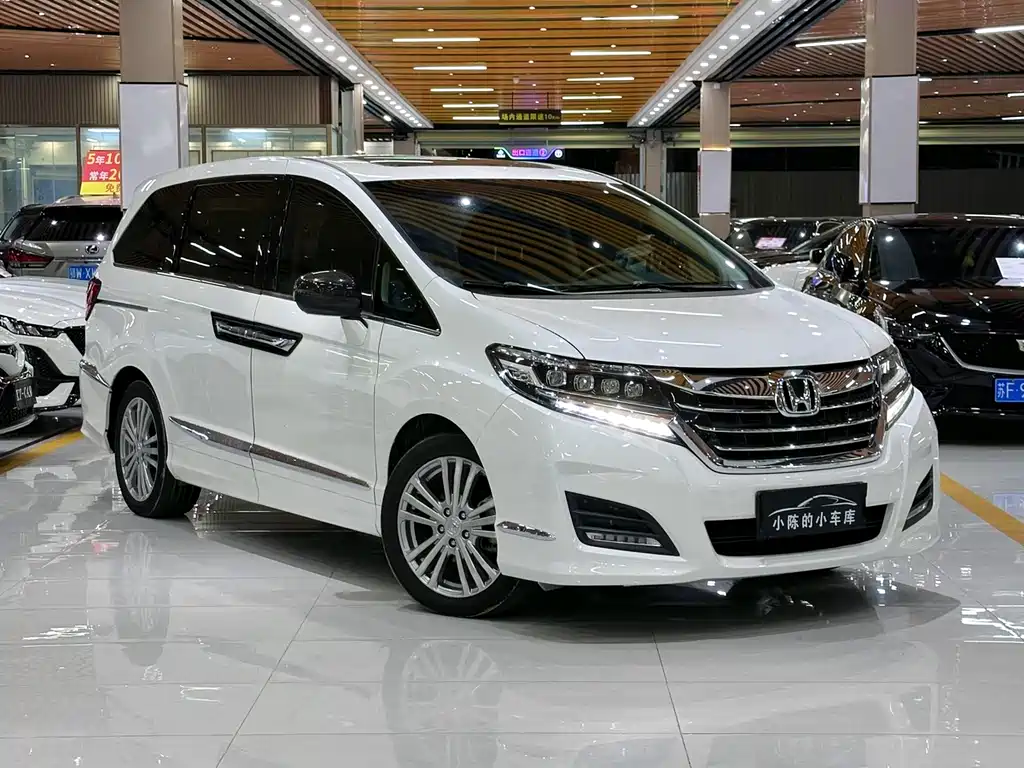 Elysion 2.4 L Luxury