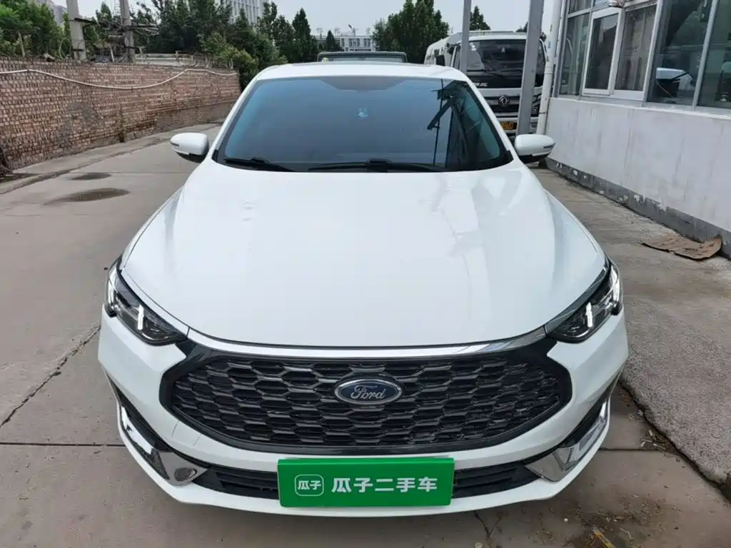 Escort 1.5 L Auto Diamond