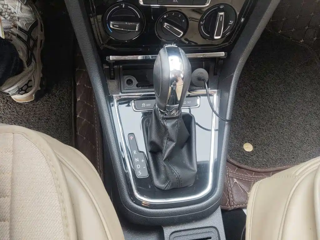 Bora 1.5 L Auto Comfort