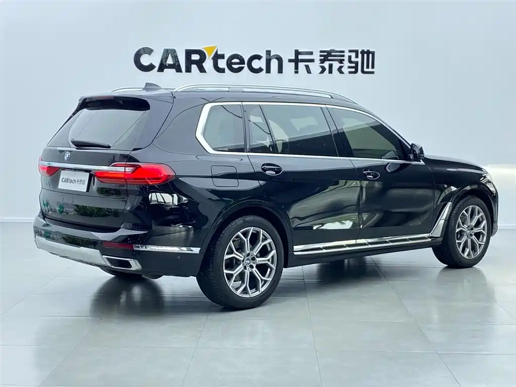 BMW X7 3.0 T US Spec