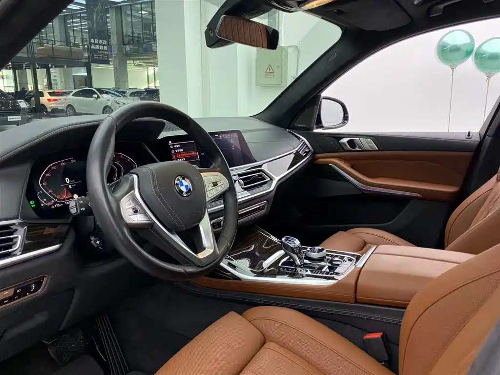 BMW X7 3.0 T US Spec