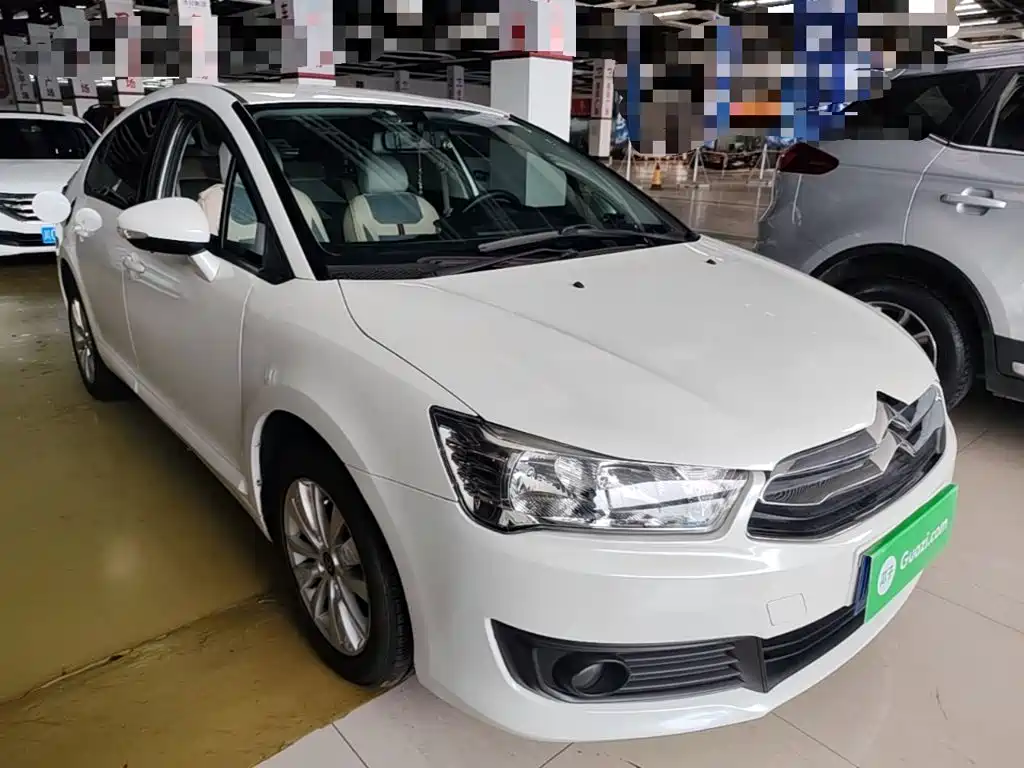 C-Quatre Sedan 1.6 L Auto Fashionable