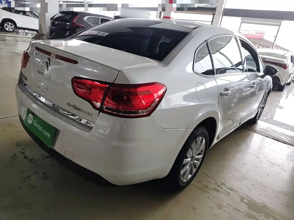 C-Quatre Sedan 1.6 L Auto Fashionable
