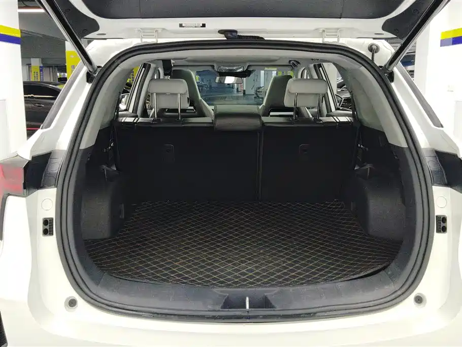 Changan CS75 PLUS 3 rd Gen Champion 1.5 T Smart Drive Power Navigation